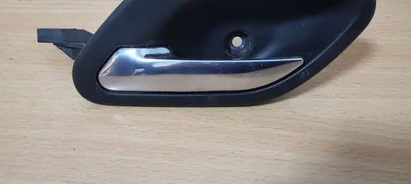 BMW 5 E39 Front door interior handle 8226048