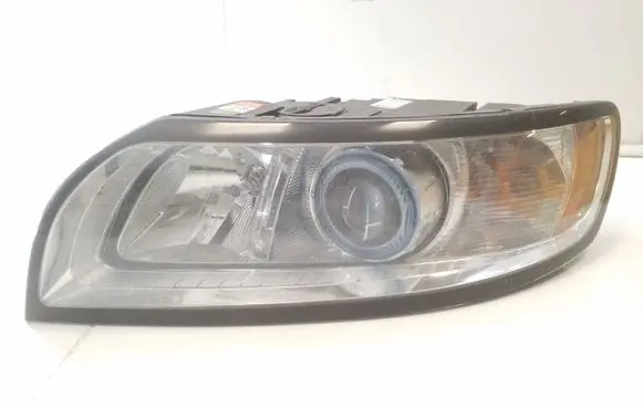 Volvo V50 Headlight/headlamp 30763037 1307329209