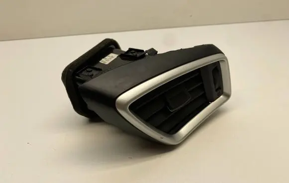 Nissan X-Trail T32 Dashboard side air vent grill/cover trim 687605HA0A