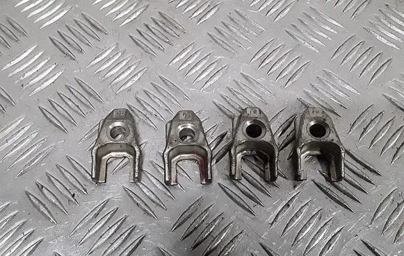 Nissan Qashqai Fuel Injector clamp holder 