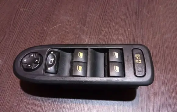 Peugeot 508 Electric window control switch 96662118ZD 30170377