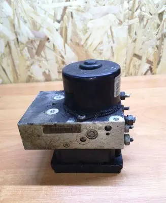 Volvo XC90 ABS Pump P30714952 30714952