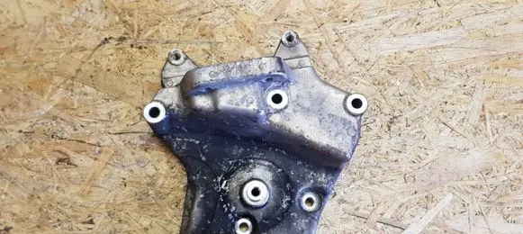 Opel Zafira B Engine mounting bracket 55210531