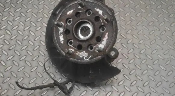 Front wheel hub
