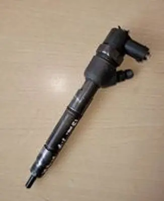 Hyundai ix35 Fuel injector 338002A800