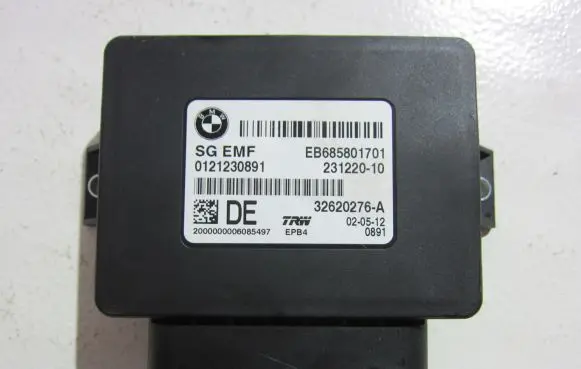BMW 5 F10 F11 Hand brake control module 6858017