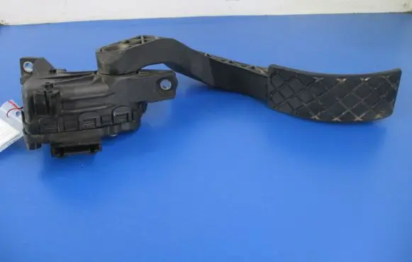 Audi A4 S4 B6 8E 8H Accelerator throttle pedal 8D1721523F