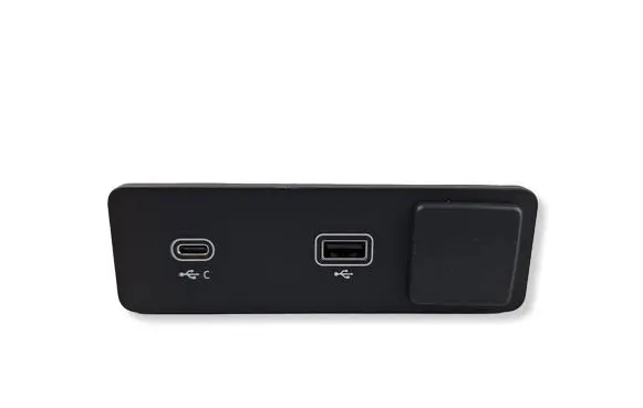 Jaguar F-Pace USB socket connector L8B219E110CE