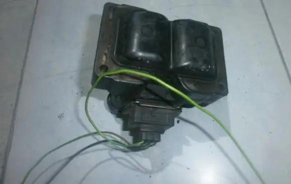 Ford Escort High voltage ignition coil 938f12024ca