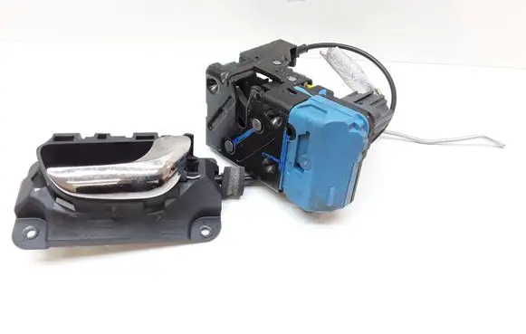Volvo S80 Front door lock 09170046