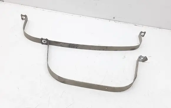 Volkswagen PASSAT B5.5 Fuel tank mounting bracket 
