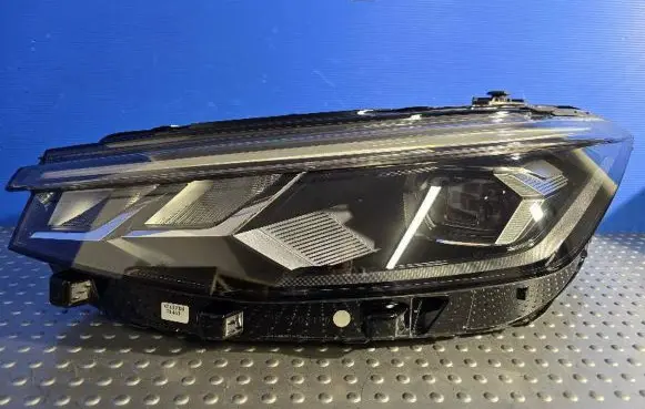 Volkswagen Passat Alltrack Headlight/headlamp 3J1941005