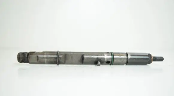 Audi A4 S4 B5 8D Fuel injector 059130201AE