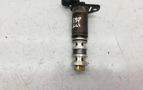 BMW 3 E90 E91 Camshaft vanos timing valve 13151279 7584115