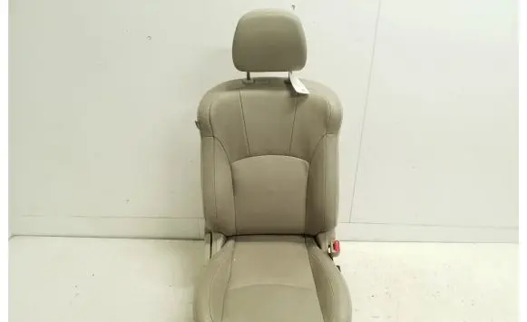 Mitsubishi Outlander Front passenger seat 