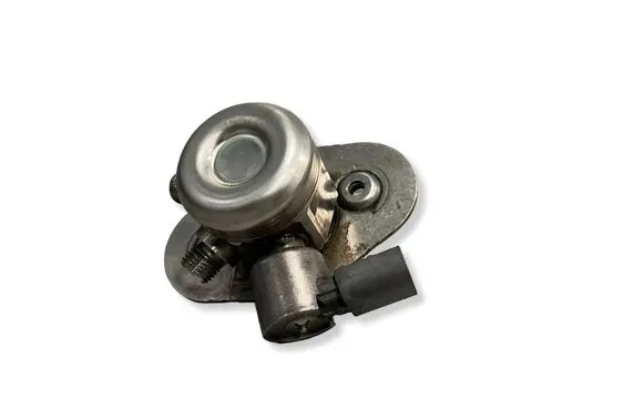BMW 4 F32 F33 Fuel injection high pressure pump 7584461 0261520148 13517584461