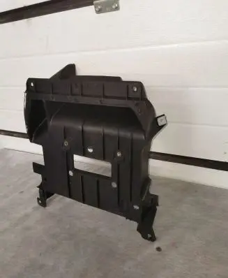 Porsche Macan (95B) Engine splash shield/under tray 95B825370B