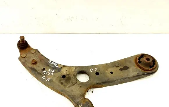KIA Ceed Front lower control arm/wishbone
