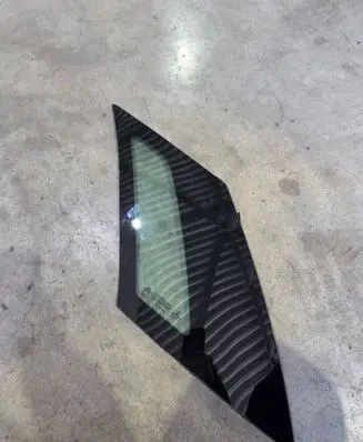 Citroen C4 II Picasso Rear side window E000188 DOT39AS2M40