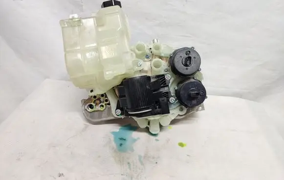 Tesla Model 3 Water pump 152300700E 1523007 1501200CLB