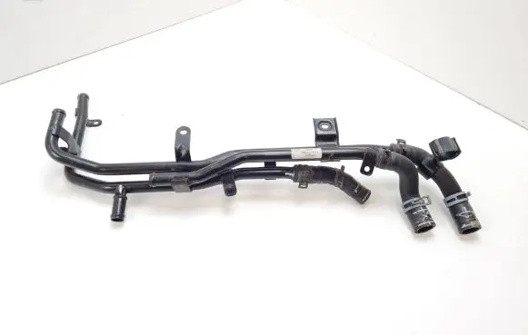 Volkswagen PASSAT B8 Engine coolant pipe/hose 5Q0121065G