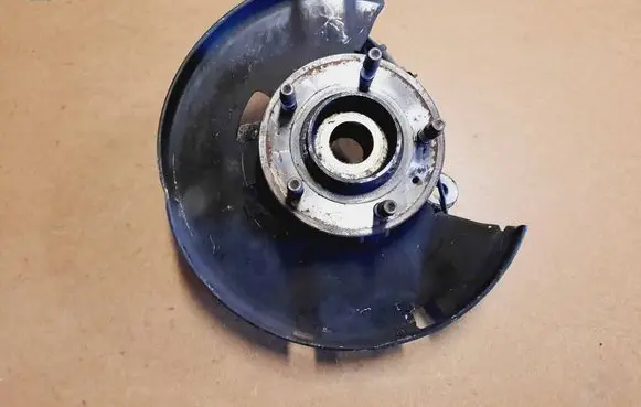 Opel Astra J Front wheel hub spindle knuckle