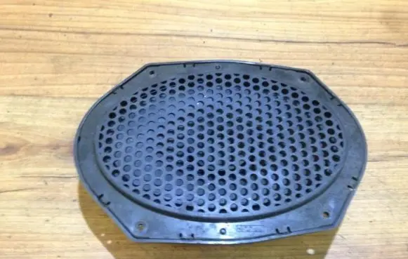 Ford Mondeo MK II Front door speaker 7086040