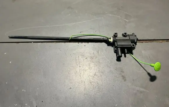 BMW X5 E70 Fuel tank cap lock motor 698588204