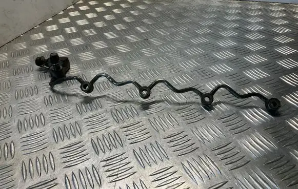 Toyota Avensis T270 Fuel return line/hose