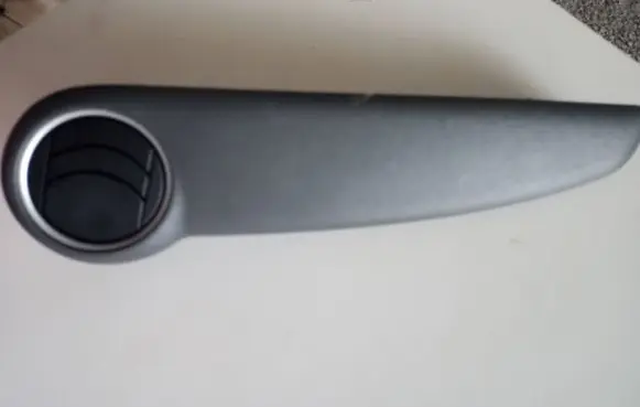 Hyundai i10 Dash center air vent grill 847600X000