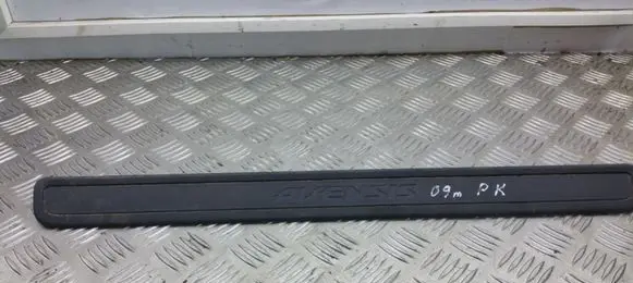 Toyota Avensis T270 Front sill trim cover 6791205040