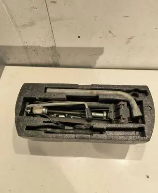 Volkswagen Golf V Tool box 1J0012115AE