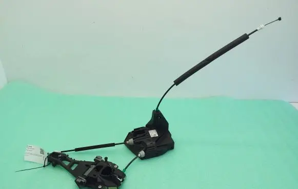 Jaguar F-Pace Front door lock HK83203A28DB BJ32224N02BA