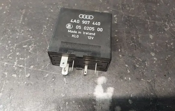 Audi A4 S4 B5 8D Other relay 4A0907440 05020500 361