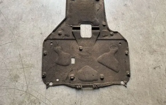 Audi Q7 4M Engine splash shield/under tray 4M0825236AF 4M0825236 4M0825231