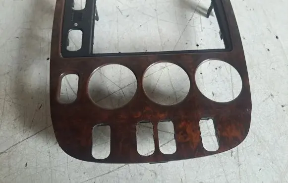 Radio/GPS head unit trim