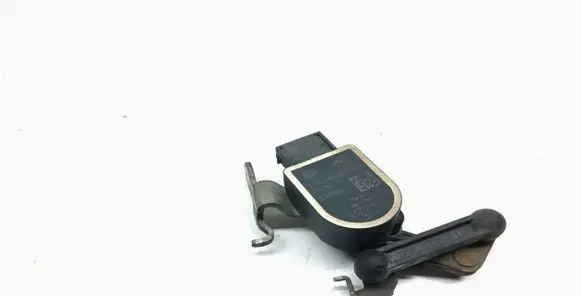 Headlight/headlamp level sensor