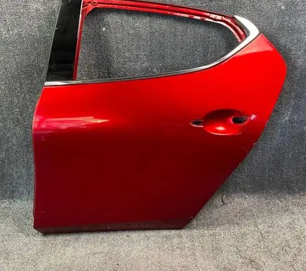 Mazda 3 Rear door D040