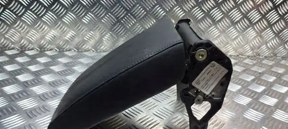 Volkswagen Jetta VI Rear seat armrest 5C6864207M