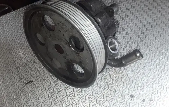 Audi A4 S4 B6 8E 8H Power steering pump 06B145255