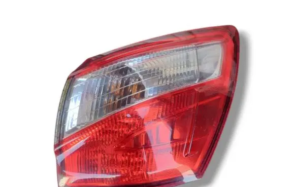 Nissan Qashqai Rear/tail lights B26550BR00
