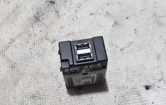 USB socket connector