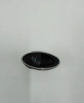 Mercedes-Benz E W211 Tailgate opening switch 3310202