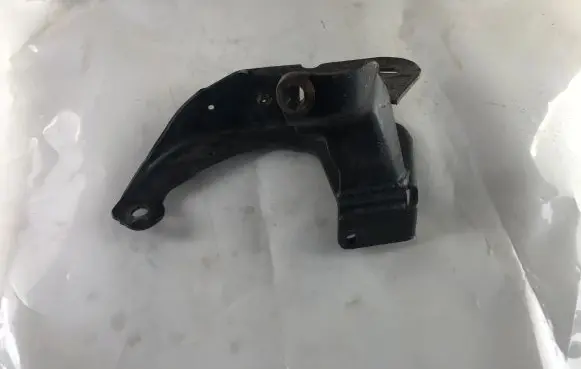 Chrysler Grand Voyager V Engine mounting bracket 04721910AB