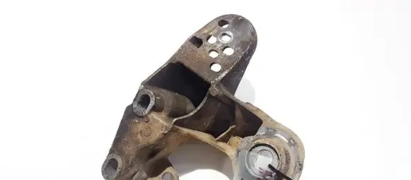 Skoda Superb B5 (3U) Engine mounting bracket 8e0199351