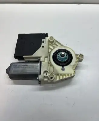 Volkswagen PASSAT B6 Front door window regulator motor 1K0959793H 05074602 02110605020549