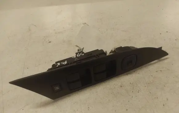 Mazda 3 I Electric window control switch 03123000 BP4L