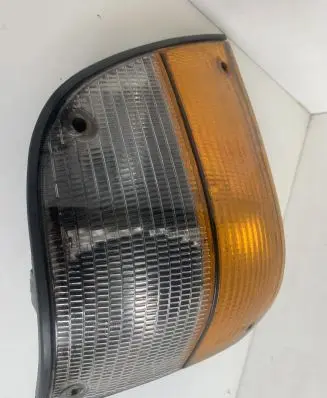 Saab 900 CD Front fender indicator light 8582249