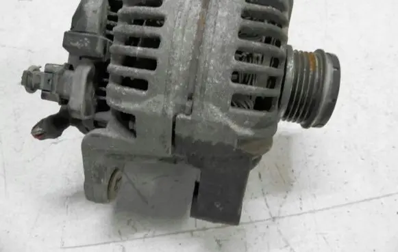 Opel Corsa D Generator/alternator 13266810