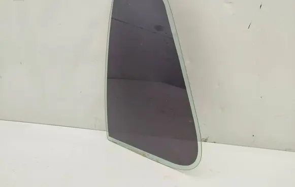 Volkswagen Golf IV Rear side window 1J6845215D